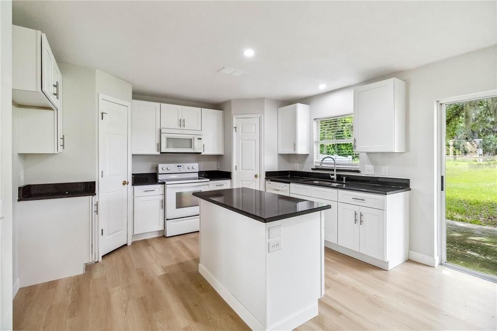 Active With Contract: $415,000 (5 beds, 2 baths, 2229 Square Feet)