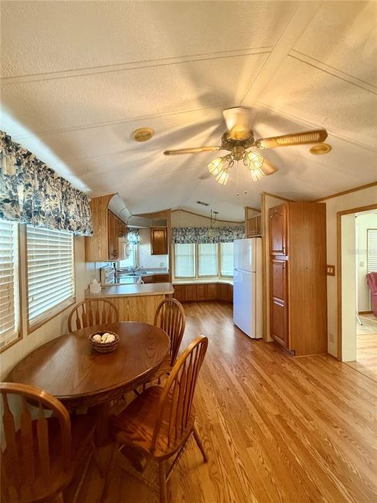 Active With Contract: $95,000 (1 beds, 1 baths, 420 Square Feet)