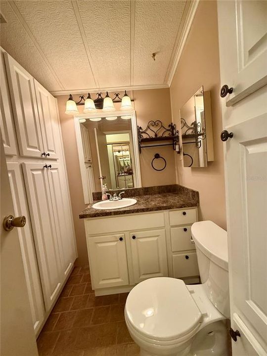 Active With Contract: $95,000 (1 beds, 1 baths, 420 Square Feet)