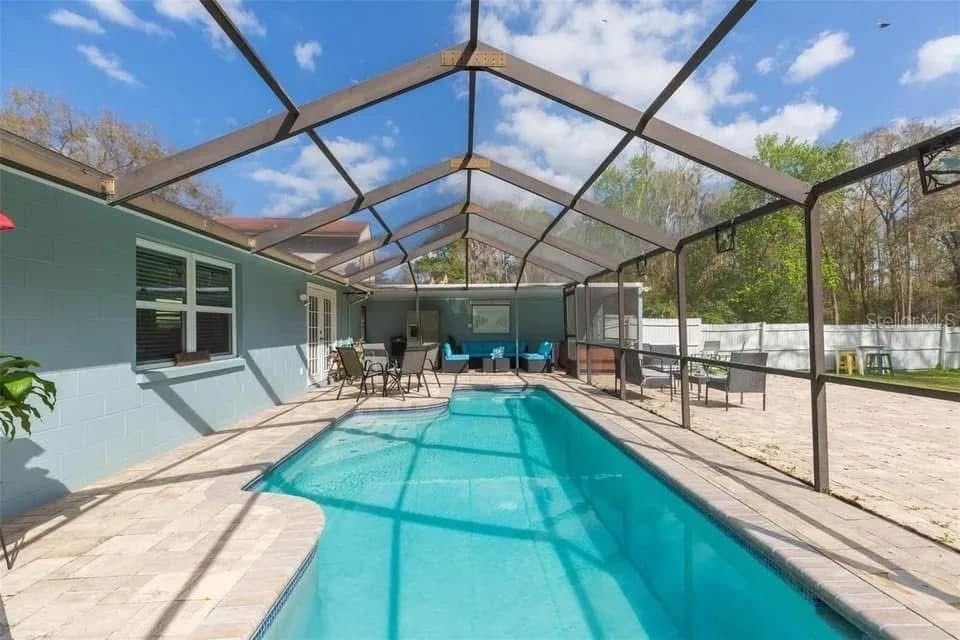 En Renta: $3,000 (4 camas, 3 baños, 1463 Pies cuadrados)