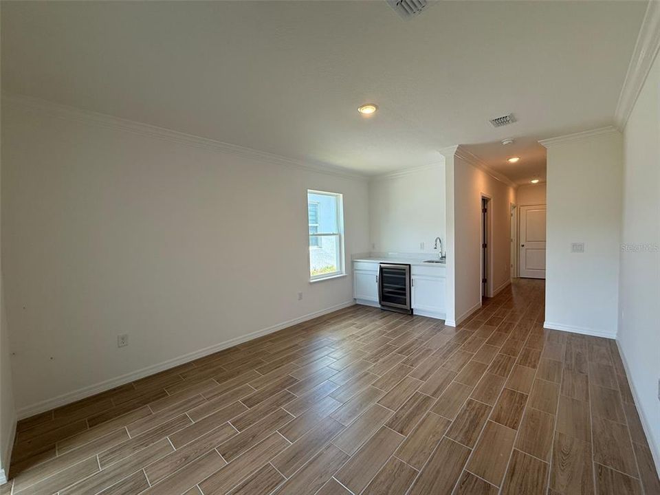 На продажу: $625,000 (6 спален, 4 ванн, 3649 Квадратных фут)