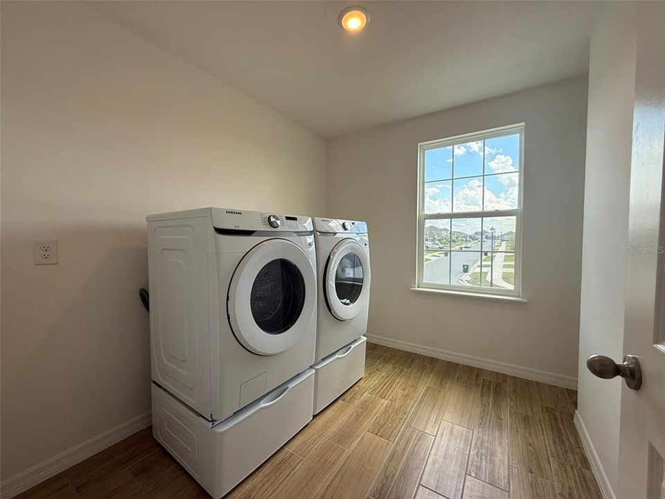 На продажу: $625,000 (6 спален, 4 ванн, 3649 Квадратных фут)