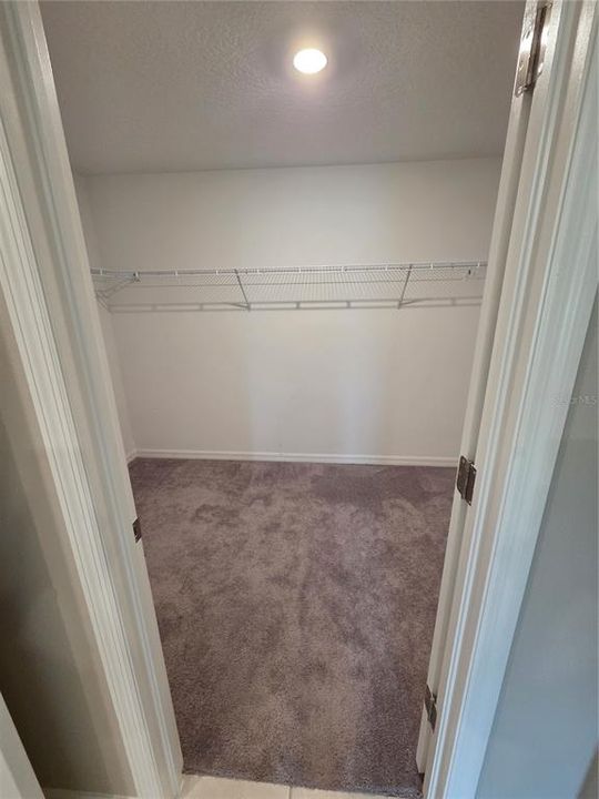 Activo con contrato: $179,510 (4 camas, 2 baños, 1935 Pies cuadrados)