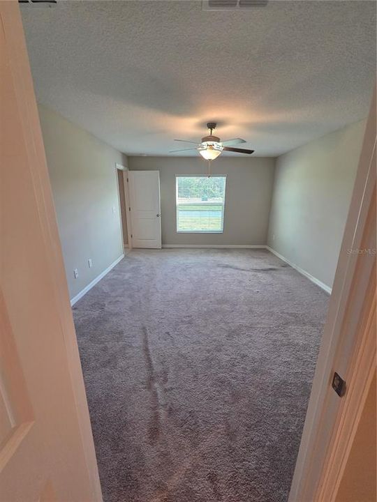 Activo con contrato: $179,510 (4 camas, 2 baños, 1935 Pies cuadrados)