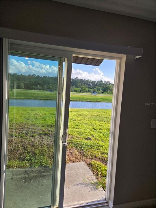 Activo con contrato: $179,510 (4 camas, 2 baños, 1935 Pies cuadrados)