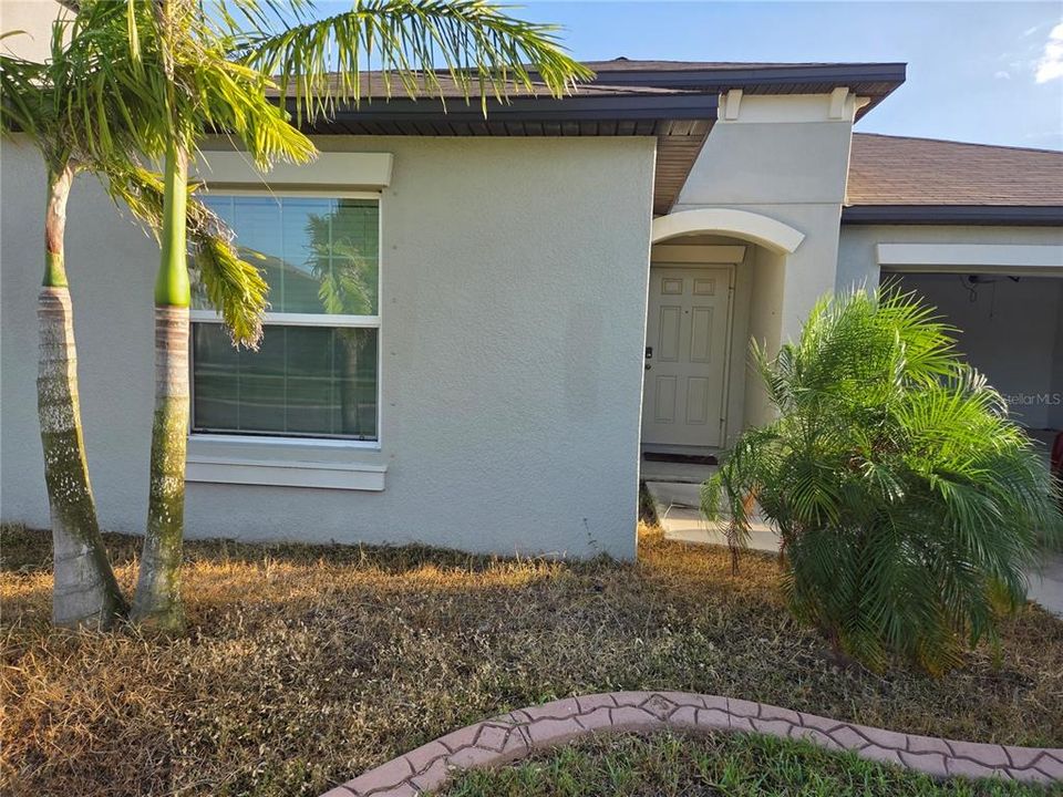 Activo con contrato: $179,510 (4 camas, 2 baños, 1935 Pies cuadrados)