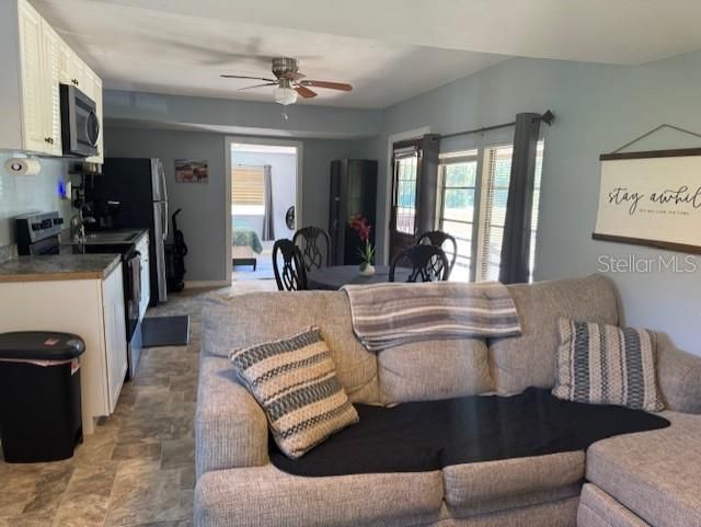 待售: $115,000 (2 贝兹, 1 浴室, 672 平方英尺)