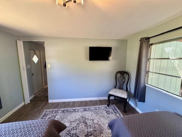 待售: $115,000 (2 贝兹, 1 浴室, 672 平方英尺)