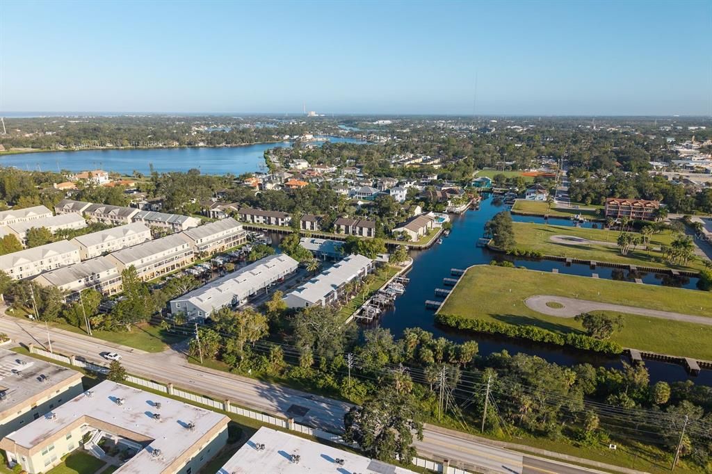 For Sale: $300,000 (2 beds, 2 baths, 1104 Square Feet)