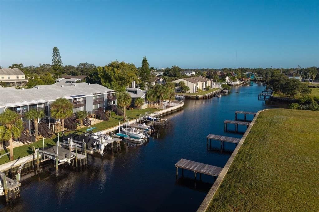 For Sale: $300,000 (2 beds, 2 baths, 1104 Square Feet)