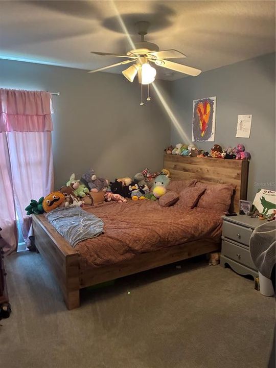 For Sale: $425,000 (4 beds, 3 baths, 2586 Square Feet)