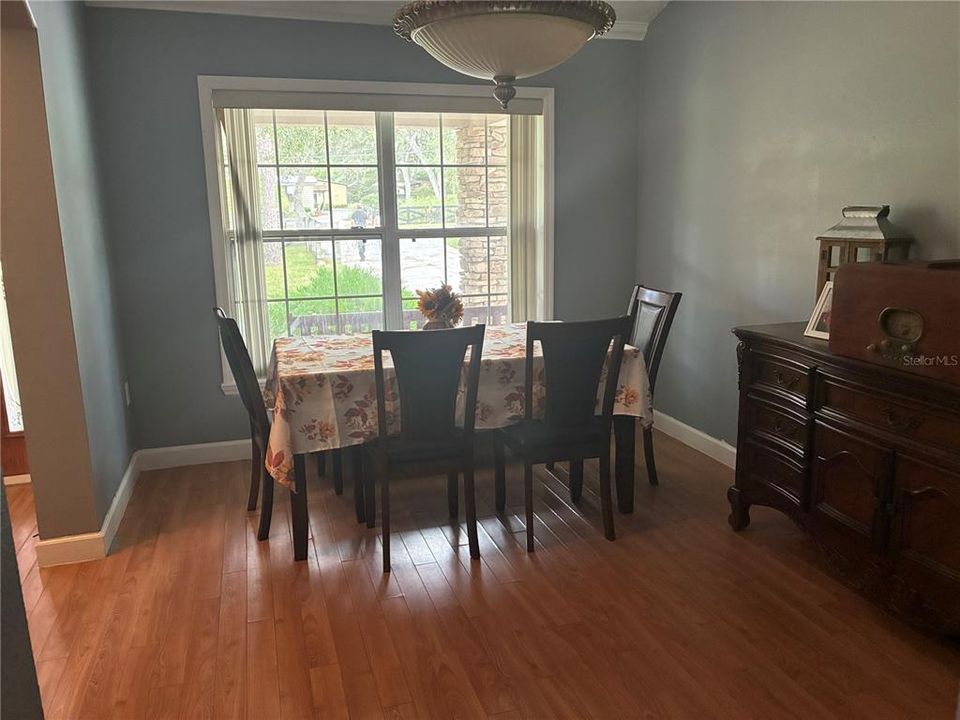 For Sale: $425,000 (4 beds, 3 baths, 2586 Square Feet)