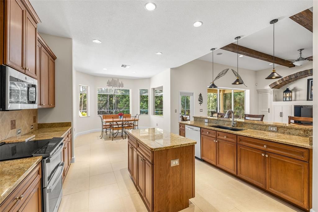 Под контрактом: $997,000 (4 спален, 3 ванн, 3318 Квадратных фут)