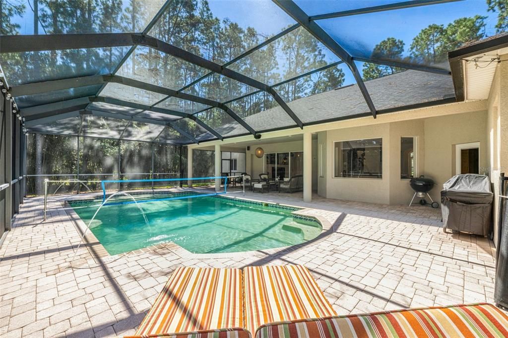 Под контрактом: $997,000 (4 спален, 3 ванн, 3318 Квадратных фут)