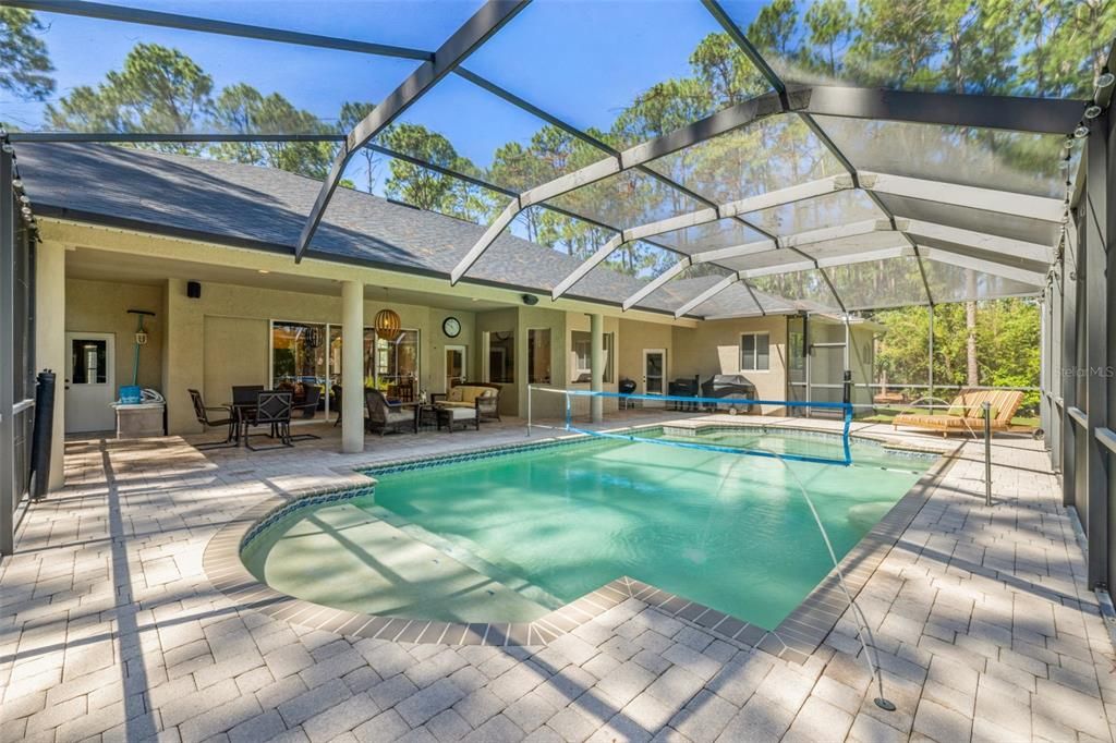 Под контрактом: $997,000 (4 спален, 3 ванн, 3318 Квадратных фут)