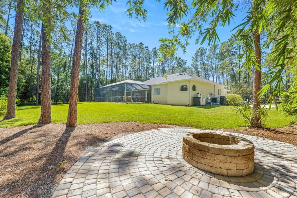 Под контрактом: $997,000 (4 спален, 3 ванн, 3318 Квадратных фут)