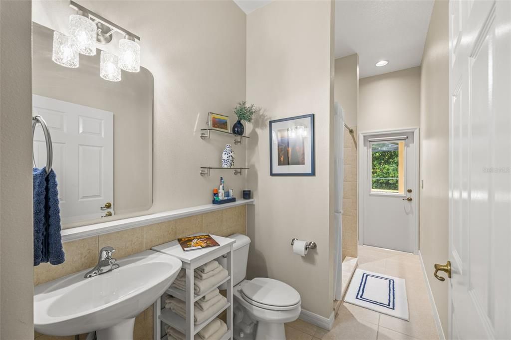 Под контрактом: $997,000 (4 спален, 3 ванн, 3318 Квадратных фут)