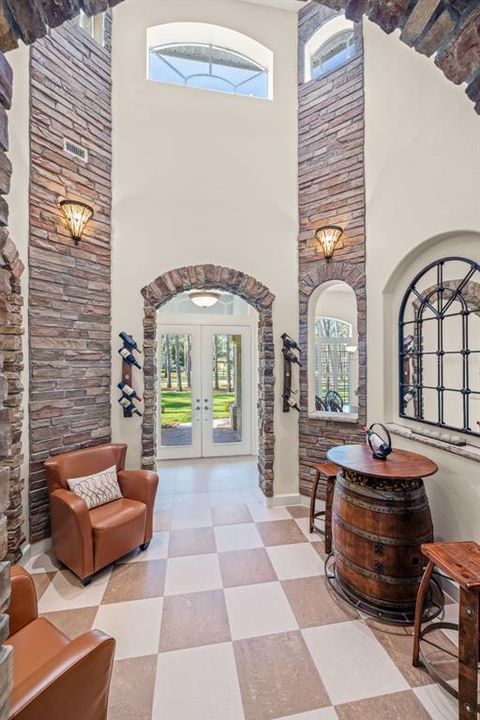 Под контрактом: $997,000 (4 спален, 3 ванн, 3318 Квадратных фут)