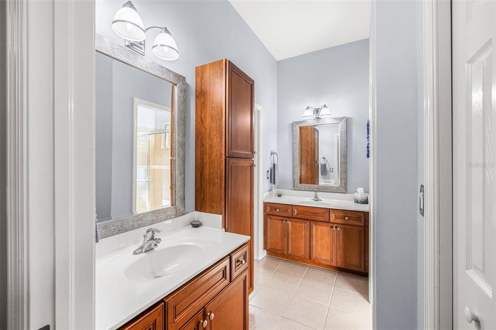 Под контрактом: $997,000 (4 спален, 3 ванн, 3318 Квадратных фут)