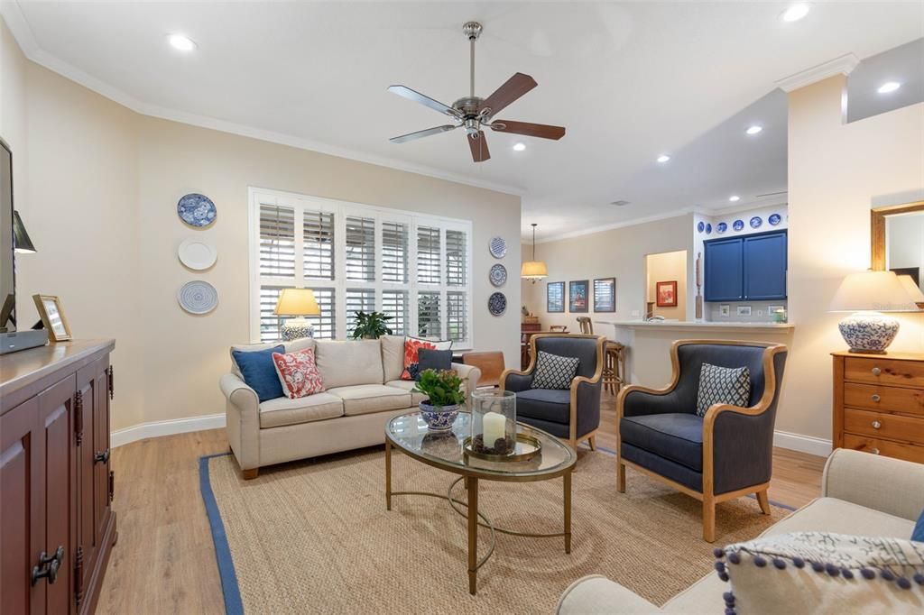 合同活跃: $599,999 (3 贝兹, 2 浴室, 2629 平方英尺)