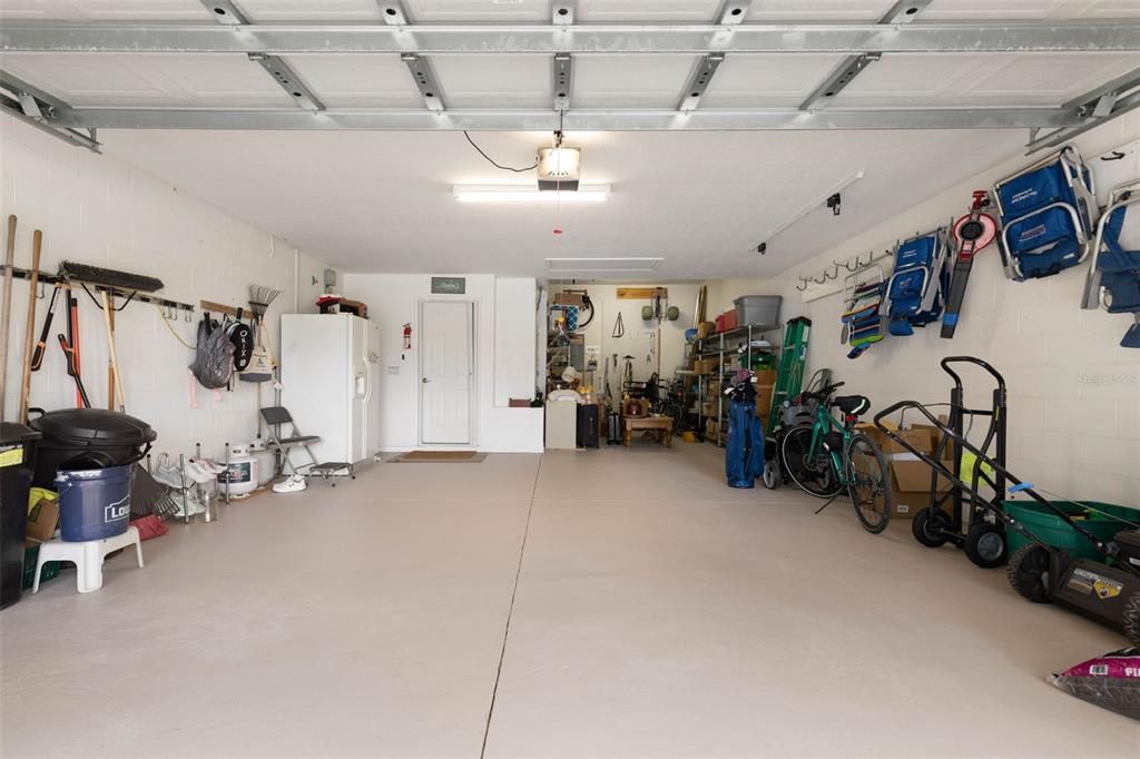 合同活跃: $599,999 (3 贝兹, 2 浴室, 2629 平方英尺)