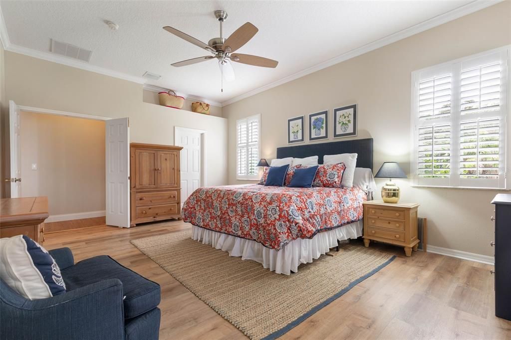 合同活跃: $599,999 (3 贝兹, 2 浴室, 2629 平方英尺)