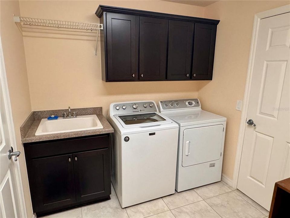 Activo con contrato: $479,900 (3 camas, 2 baños, 1939 Pies cuadrados)