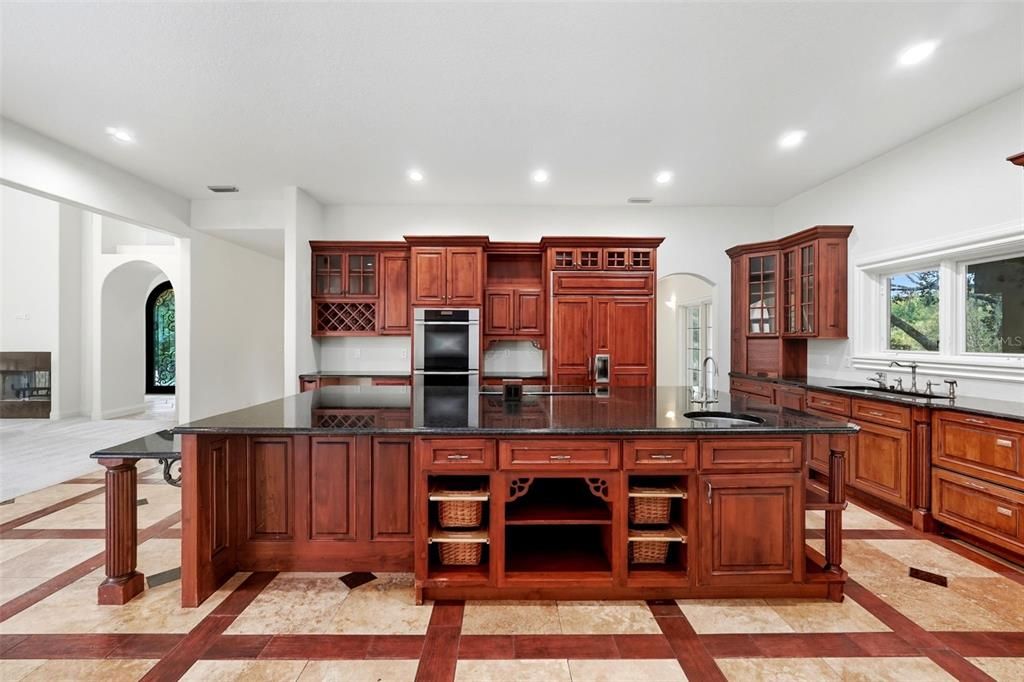 待售: $1,590,000 (3 贝兹, 3 浴室, 6559 平方英尺)