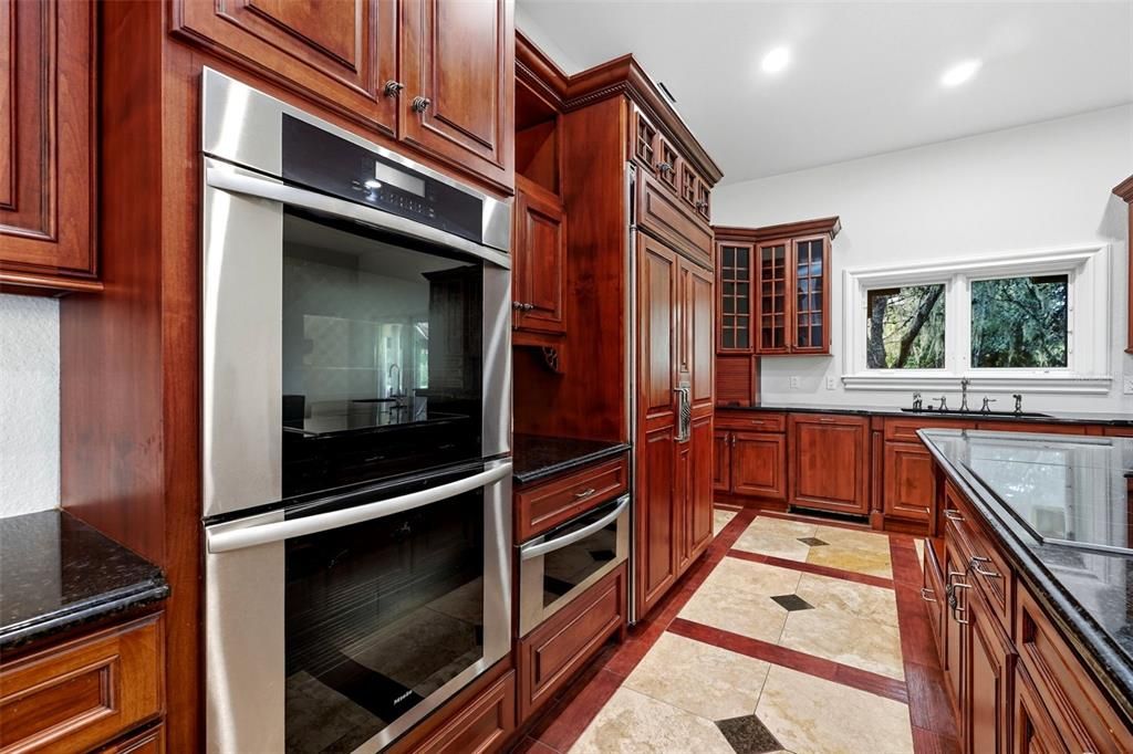 待售: $1,590,000 (3 贝兹, 3 浴室, 6559 平方英尺)