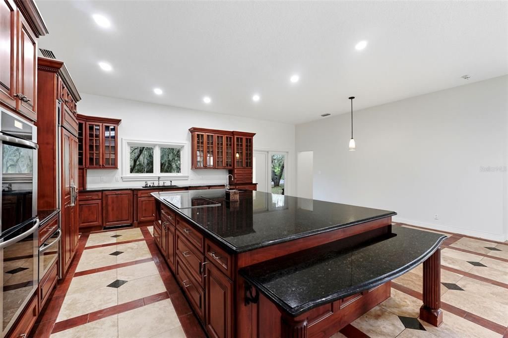 待售: $1,590,000 (3 贝兹, 3 浴室, 6559 平方英尺)