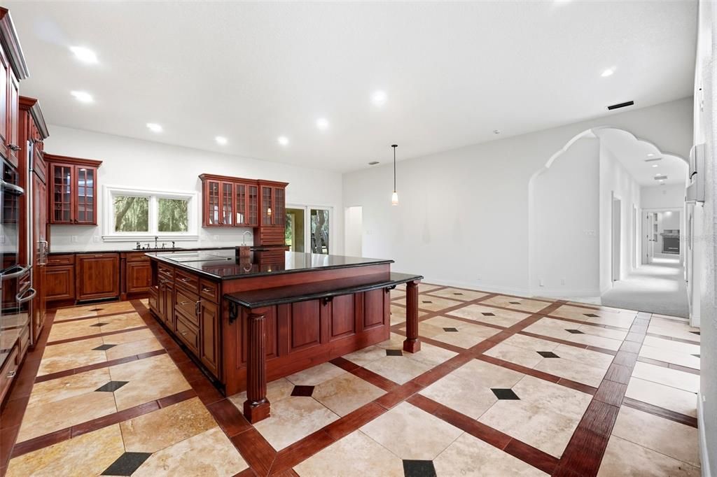 待售: $1,590,000 (3 贝兹, 3 浴室, 6559 平方英尺)