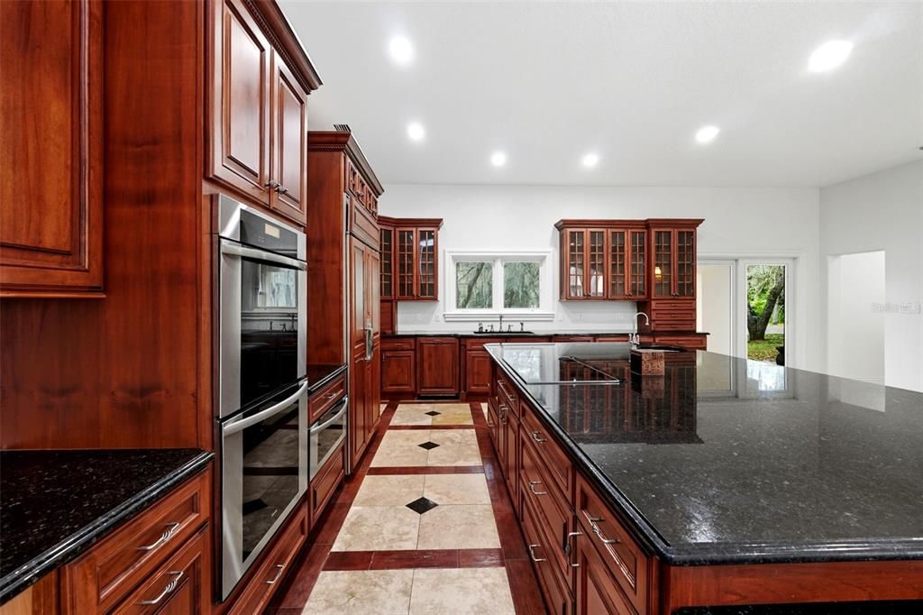 待售: $1,590,000 (3 贝兹, 3 浴室, 6559 平方英尺)