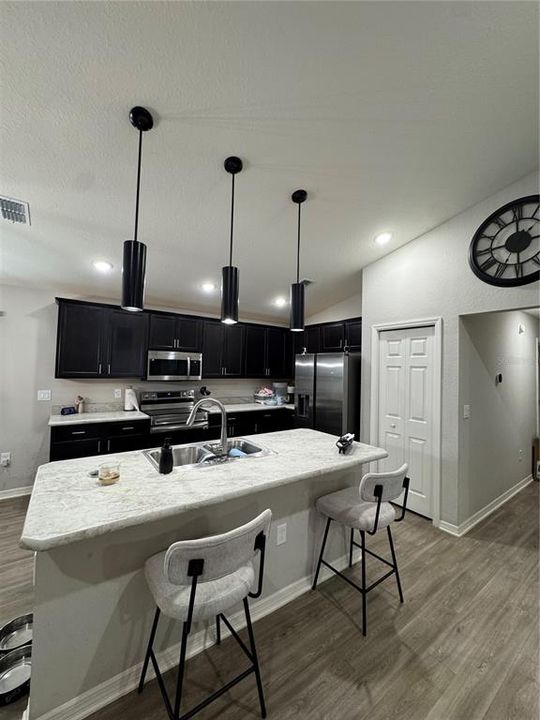 Active With Contract: $1,950 (3 beds, 2 baths, 1489 Square Feet)