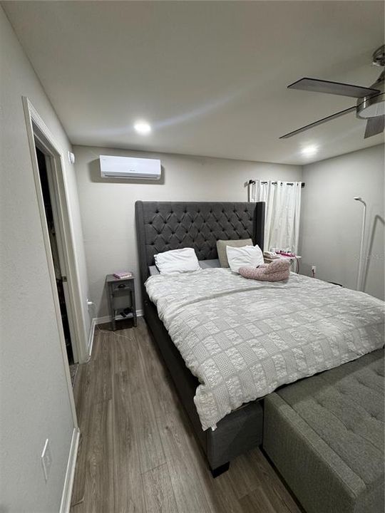 Active With Contract: $1,950 (3 beds, 2 baths, 1489 Square Feet)