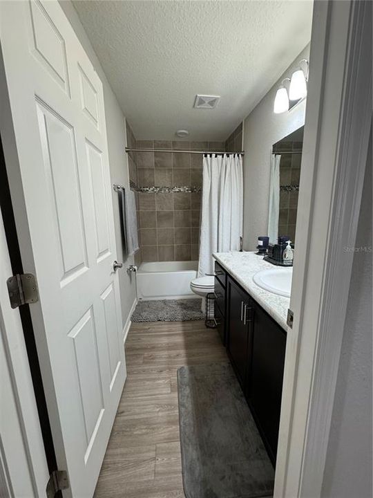 Active With Contract: $1,950 (3 beds, 2 baths, 1489 Square Feet)