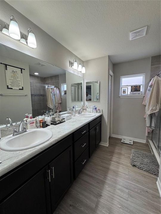 Active With Contract: $1,950 (3 beds, 2 baths, 1489 Square Feet)