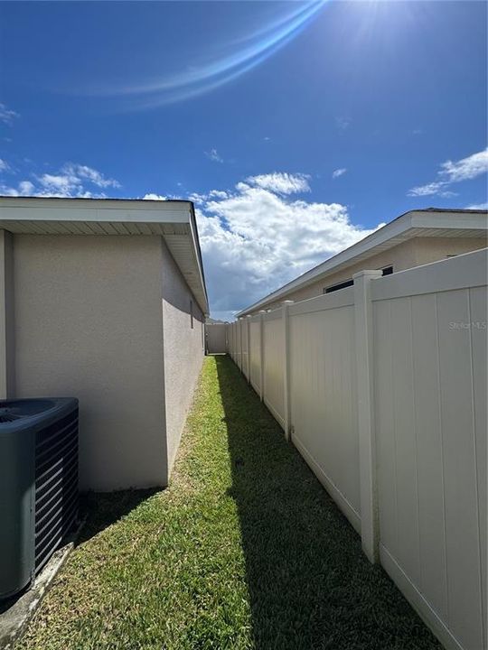 Active With Contract: $1,950 (3 beds, 2 baths, 1489 Square Feet)
