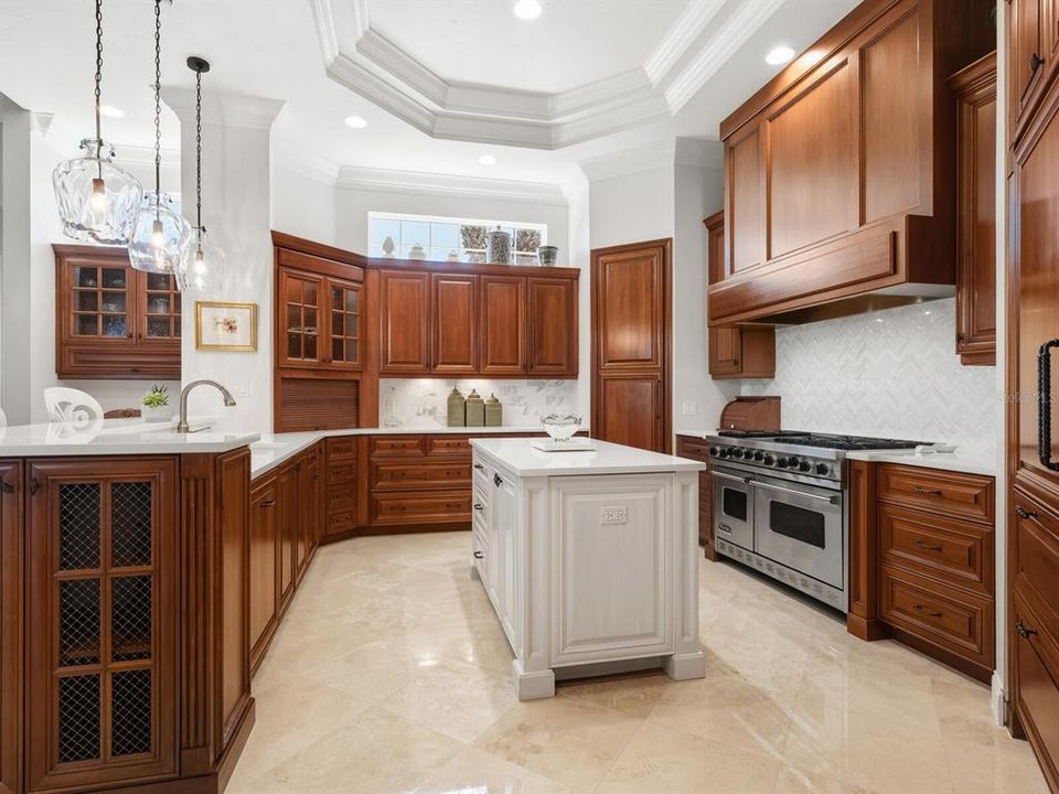 For Sale: $3,700,000 (5 beds, 5 baths, 6798 Square Feet)