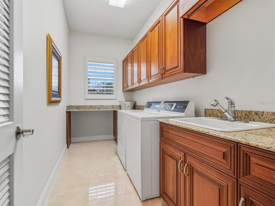 For Sale: $3,700,000 (5 beds, 5 baths, 6798 Square Feet)