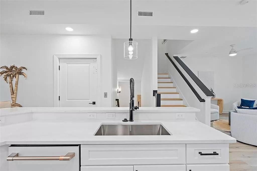 В аренду: $3,995 (4 спален, 3 ванн, 3075 Квадратных фут)