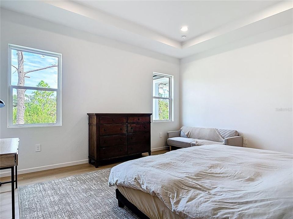 Activo con contrato: $439,900 (3 camas, 2 baños, 2122 Pies cuadrados)