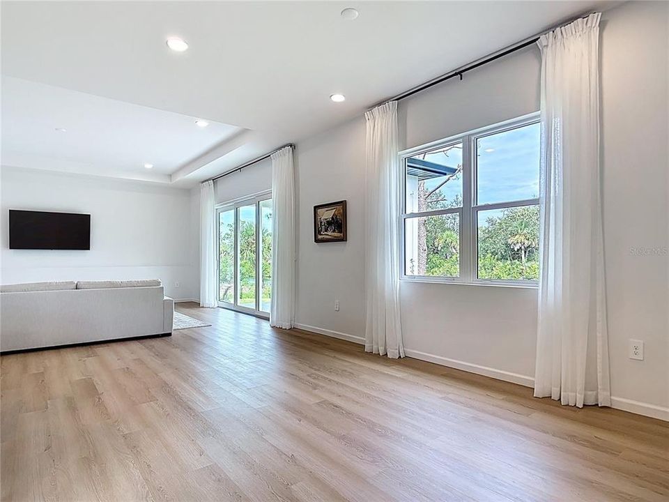 Activo con contrato: $439,900 (3 camas, 2 baños, 2122 Pies cuadrados)