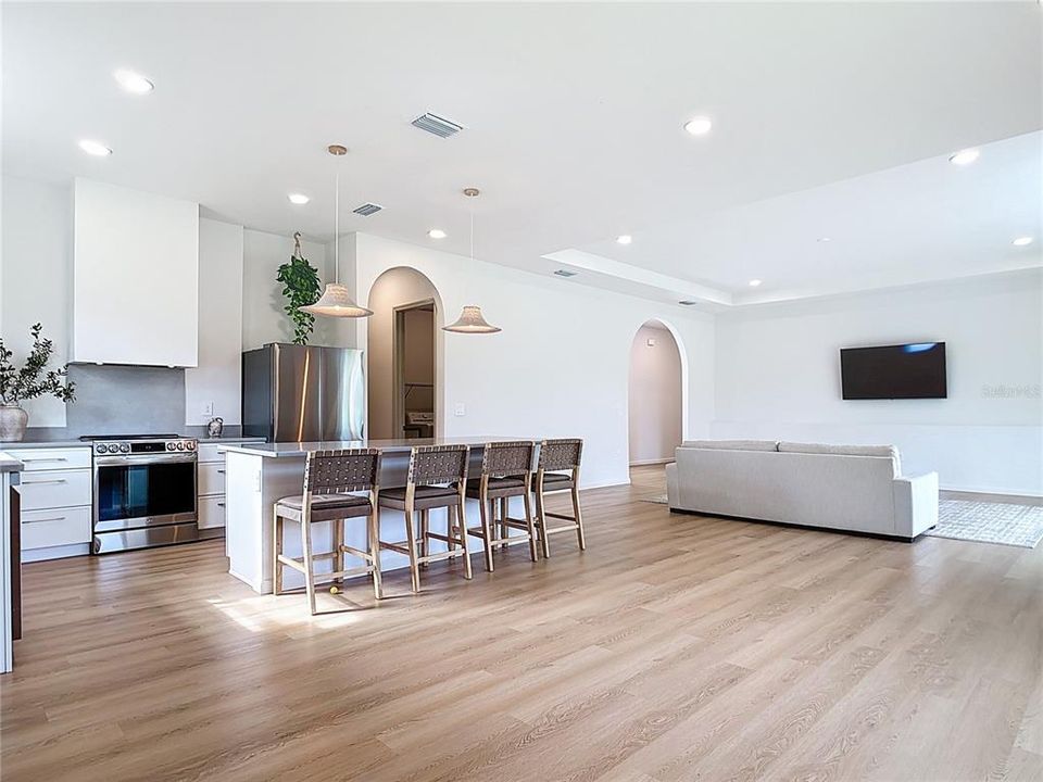 Activo con contrato: $439,900 (3 camas, 2 baños, 2122 Pies cuadrados)