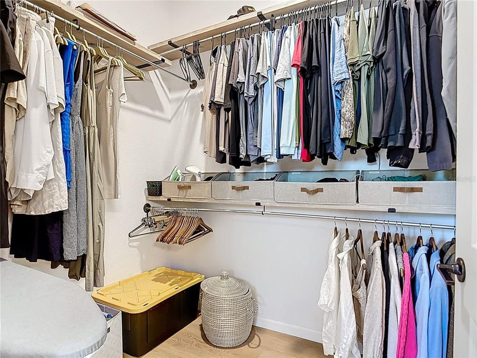 Activo con contrato: $439,900 (3 camas, 2 baños, 2122 Pies cuadrados)