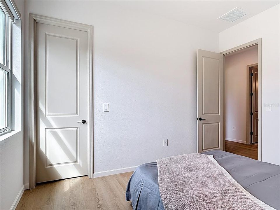 Activo con contrato: $439,900 (3 camas, 2 baños, 2122 Pies cuadrados)