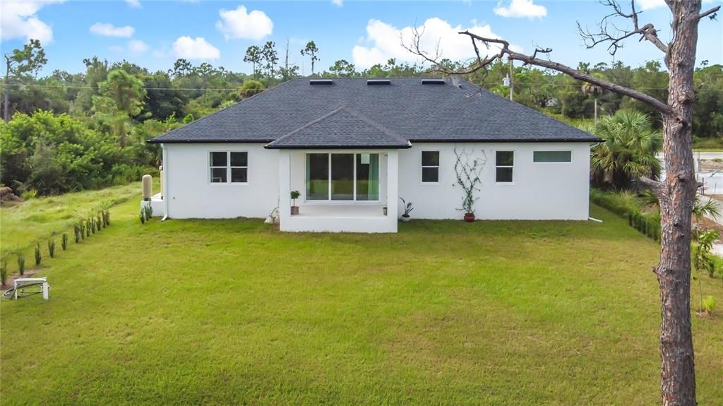 Activo con contrato: $439,900 (3 camas, 2 baños, 2122 Pies cuadrados)