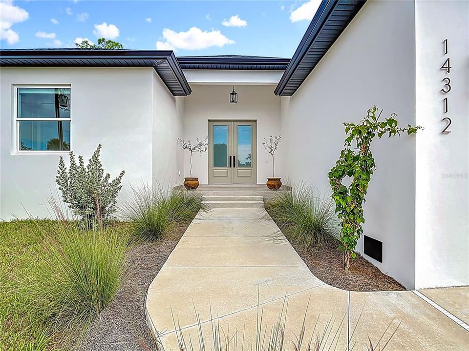 Activo con contrato: $439,900 (3 camas, 2 baños, 2122 Pies cuadrados)