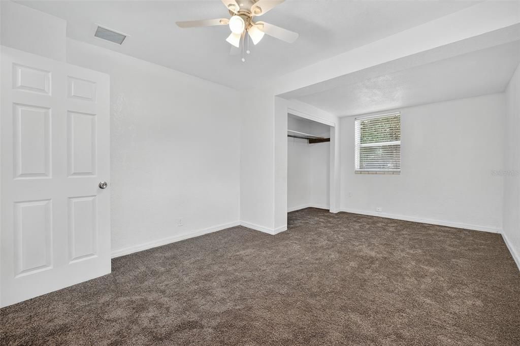 待售: $190,000 (3 贝兹, 1 浴室, 1184 平方英尺)