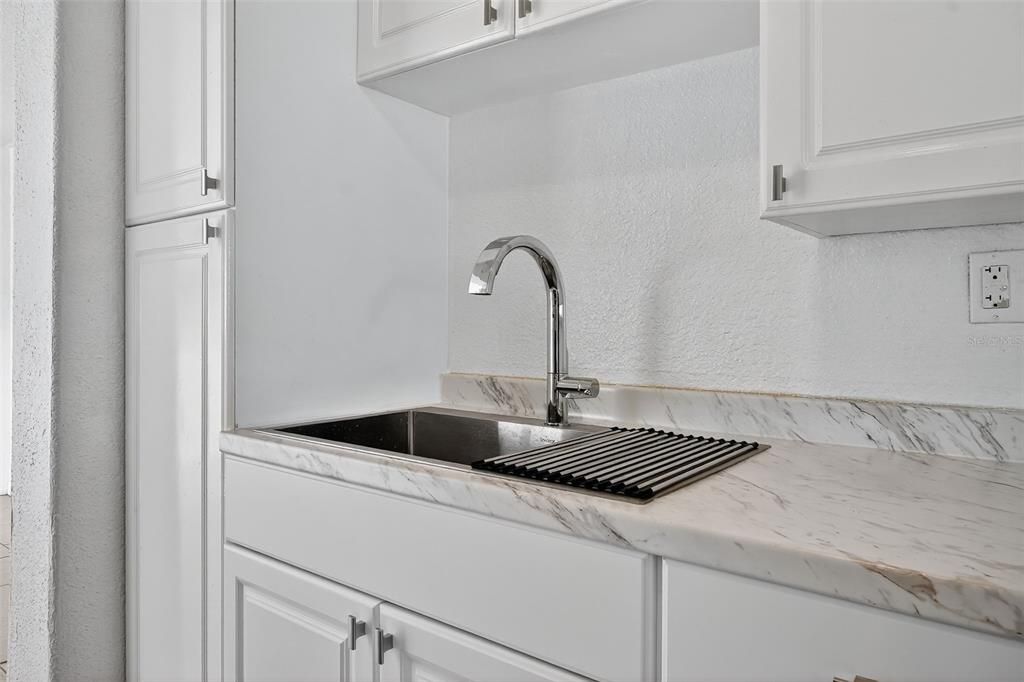 待售: $190,000 (3 贝兹, 1 浴室, 1184 平方英尺)