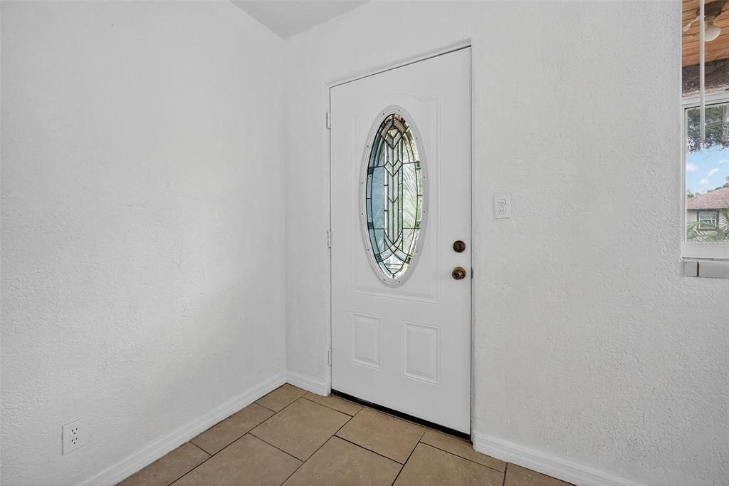 待售: $190,000 (3 贝兹, 1 浴室, 1184 平方英尺)